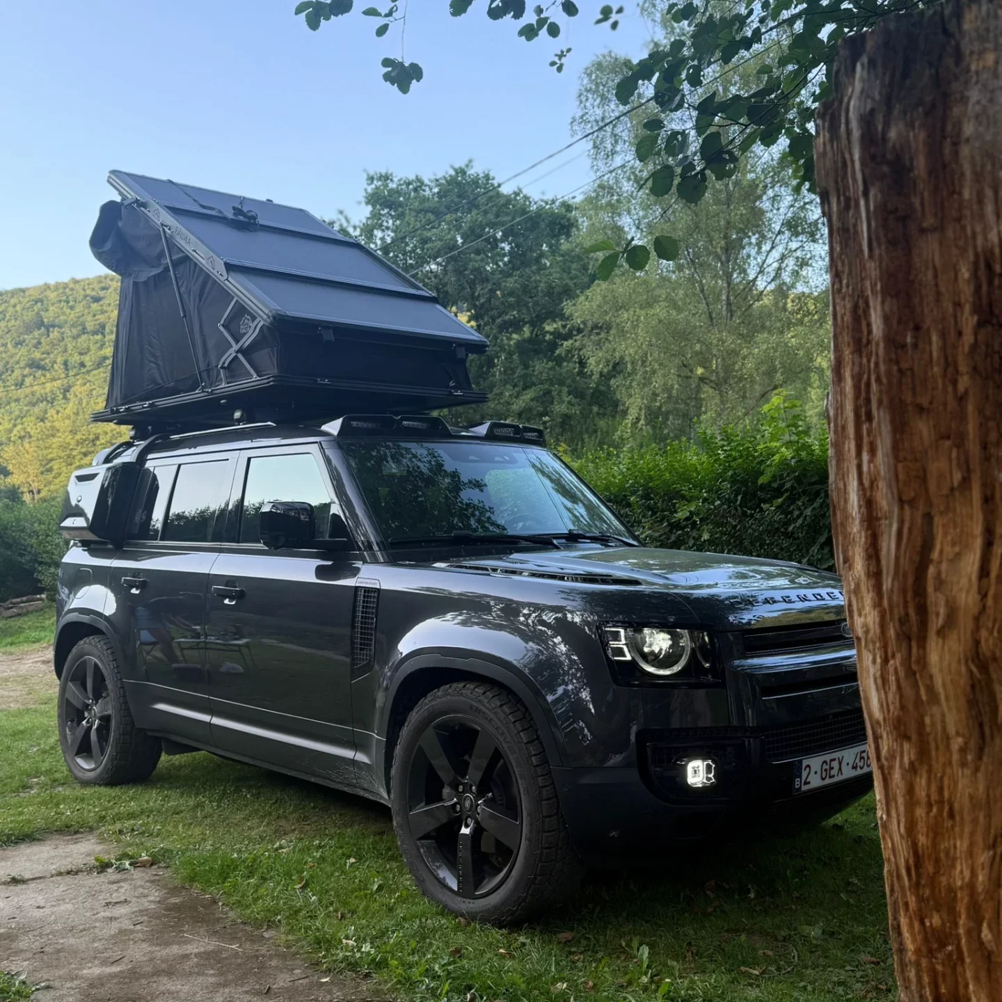 Defender hardcover rooftop tent